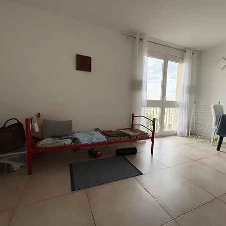Petite Simple Et Propre Dans בית אירוח *