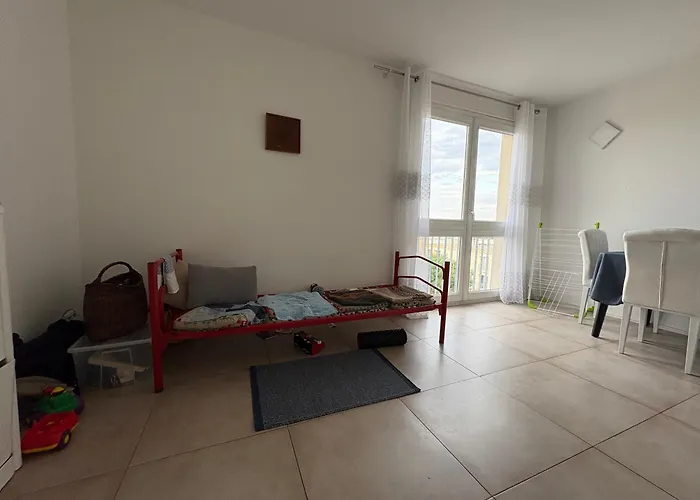 Petite Simple Et Propre Dans בית אירוח *